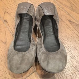 Grey suede Tory Burch flats